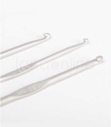 DROPS Basic Aluminum Crochet Hook | Garnstudio Drops Design
